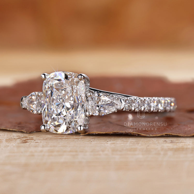 Trellis setting ring on white gold ring