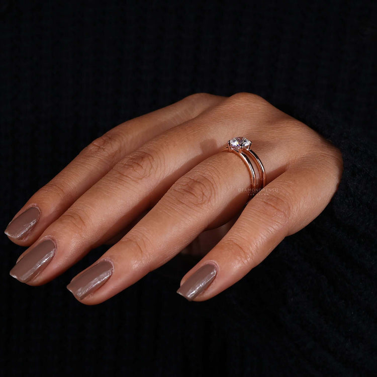 Round diamond ring highlighting a classic split shank design for UK buyers.