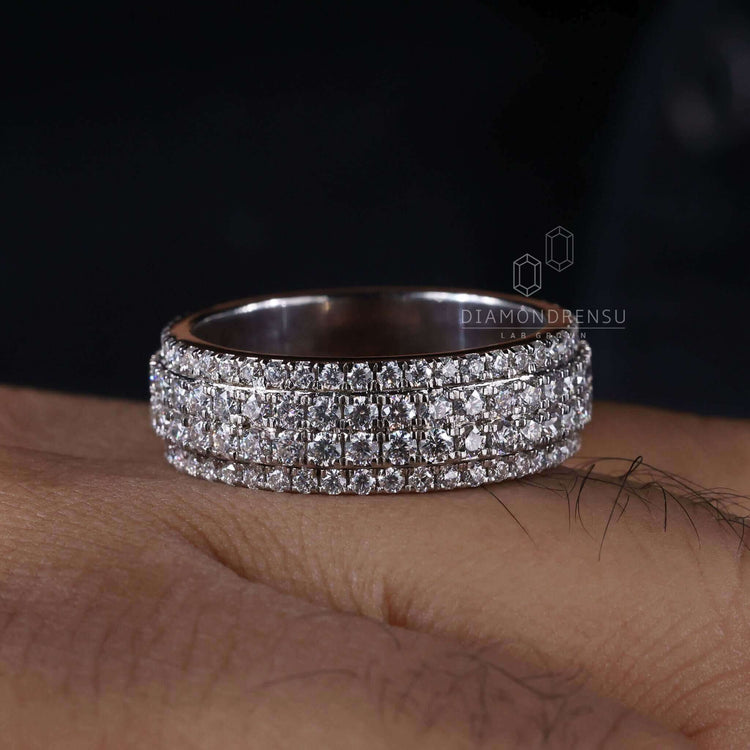 Diamond ring for men featuring a round brilliant ring design, crafted with precision for a sleek look.