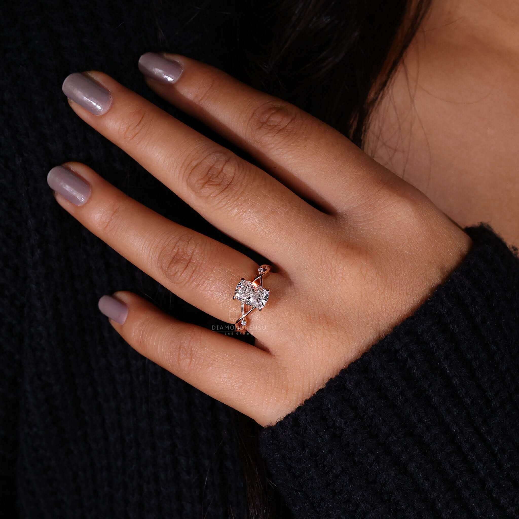 Round diamond ring crafted with precision in a claw prong setting.