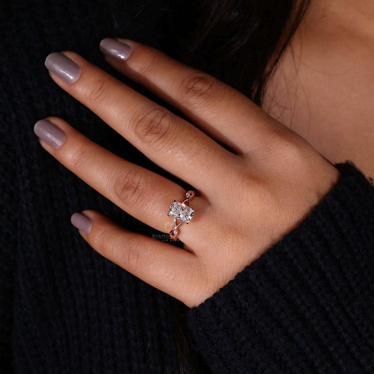 Round diamond ring crafted with precision in a claw prong setting.