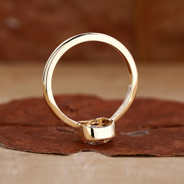 Engage Ring UK showcases emerald cut in solitaire style.