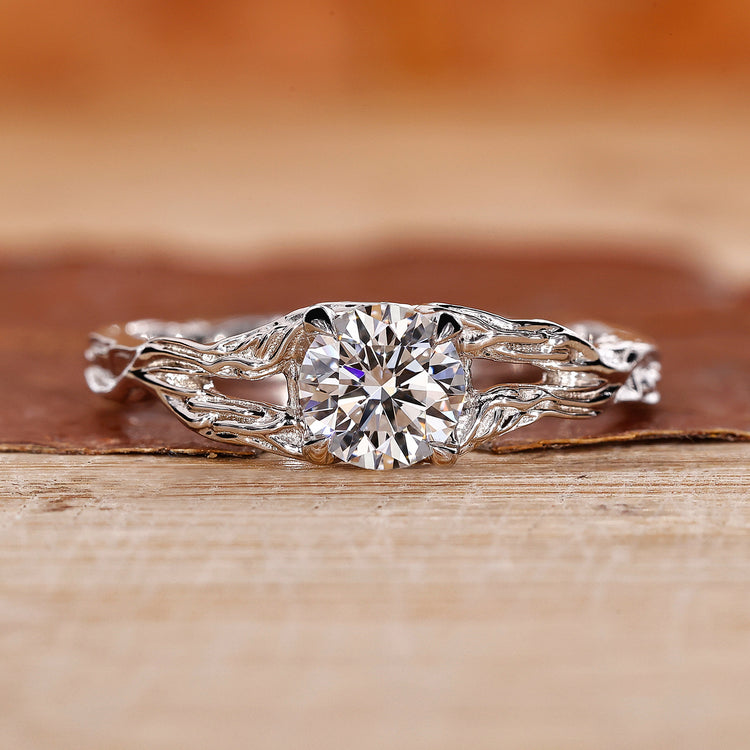 Round Cut Diamond Ring in white gold ring
