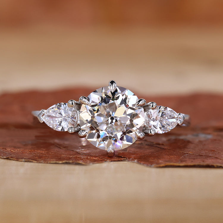 Old European cut diamond ring in white gold.