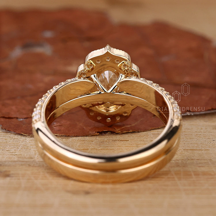 Handmade oval engagement ring set.