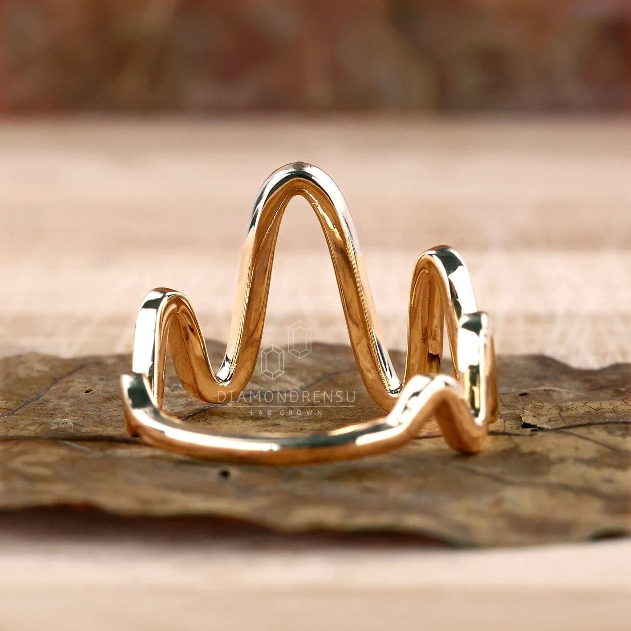 Round diamond engagement ring with classic elegance.