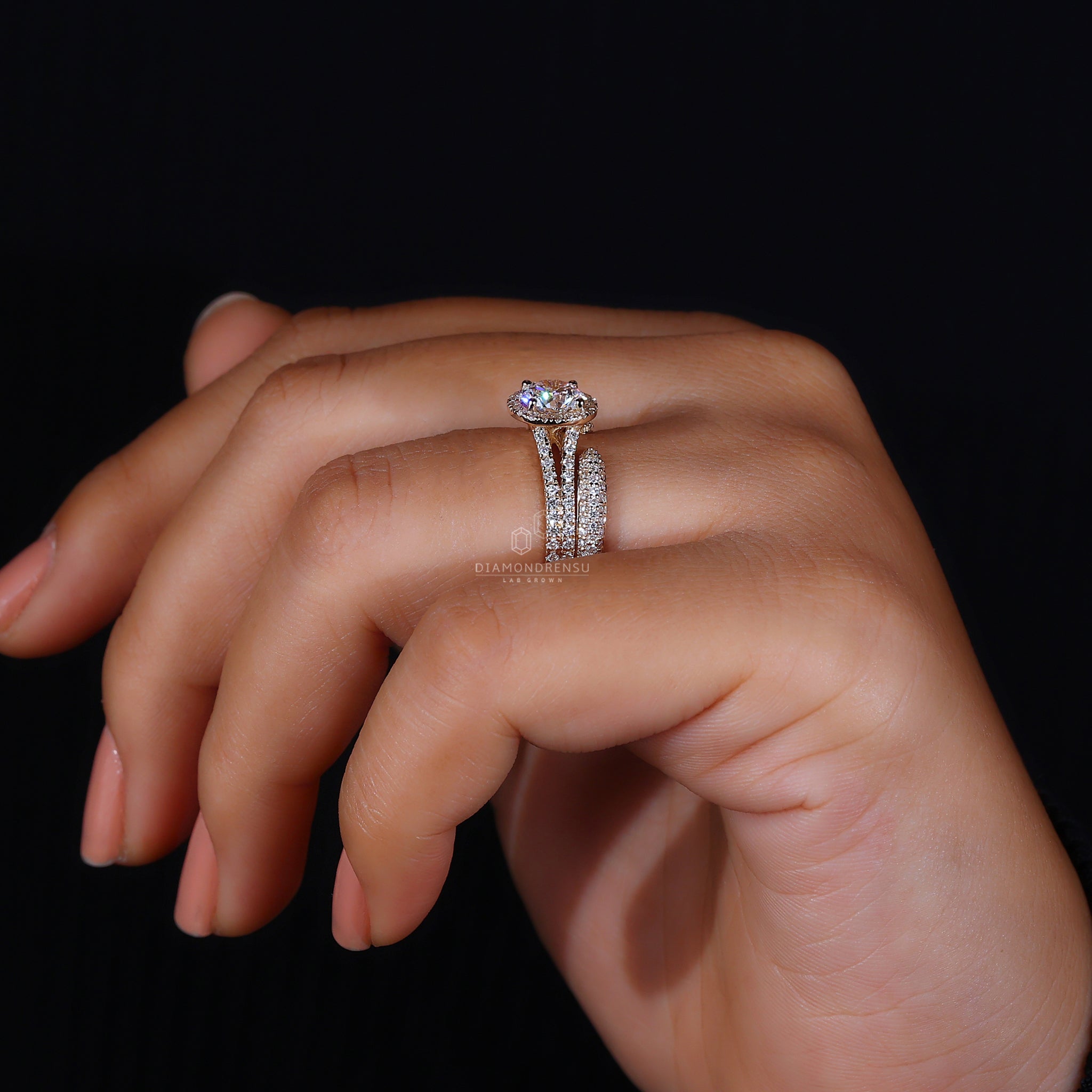 Yellow gold bridal ring set.