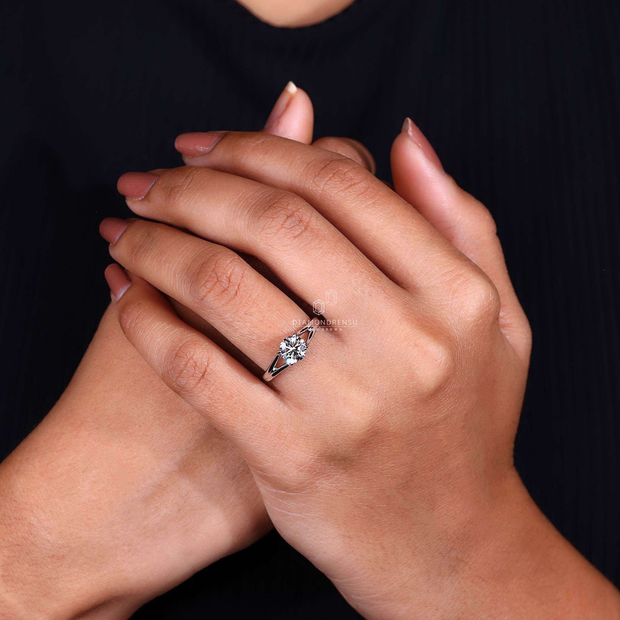 Lab grown diamond shines in this split shank ring.