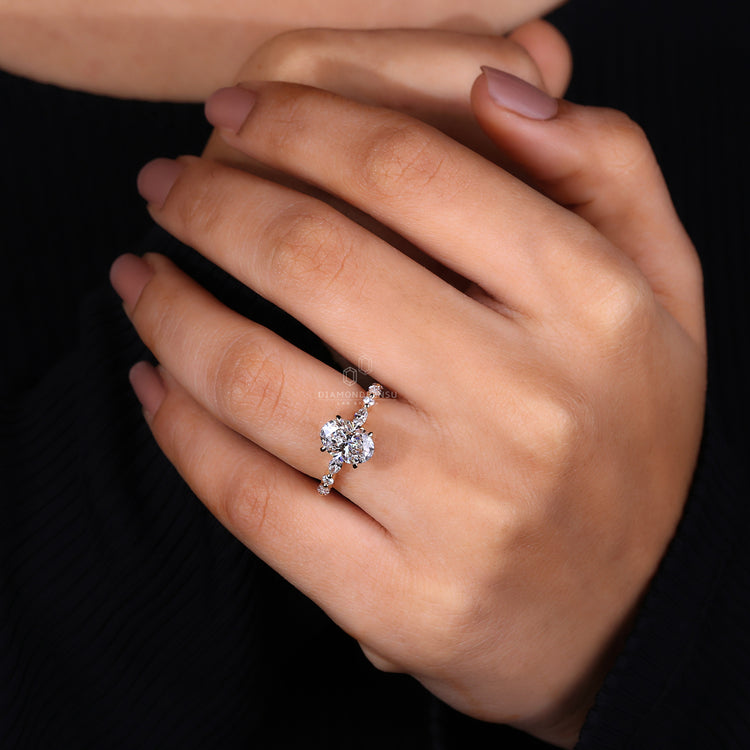 4 claw prong setting engagement ring