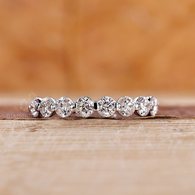 Round Diamond wedding band with shared prong