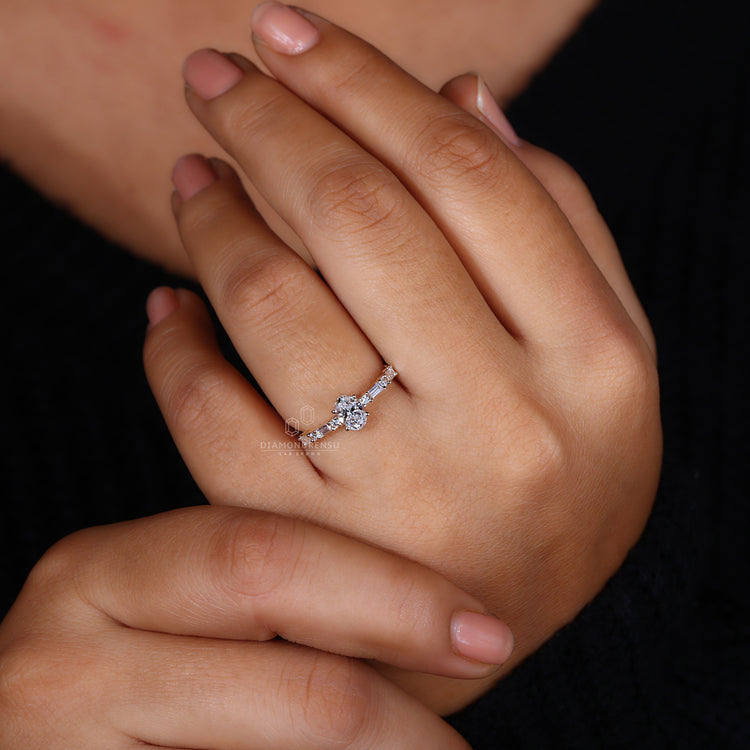 Baguette and round diamond side stone design.