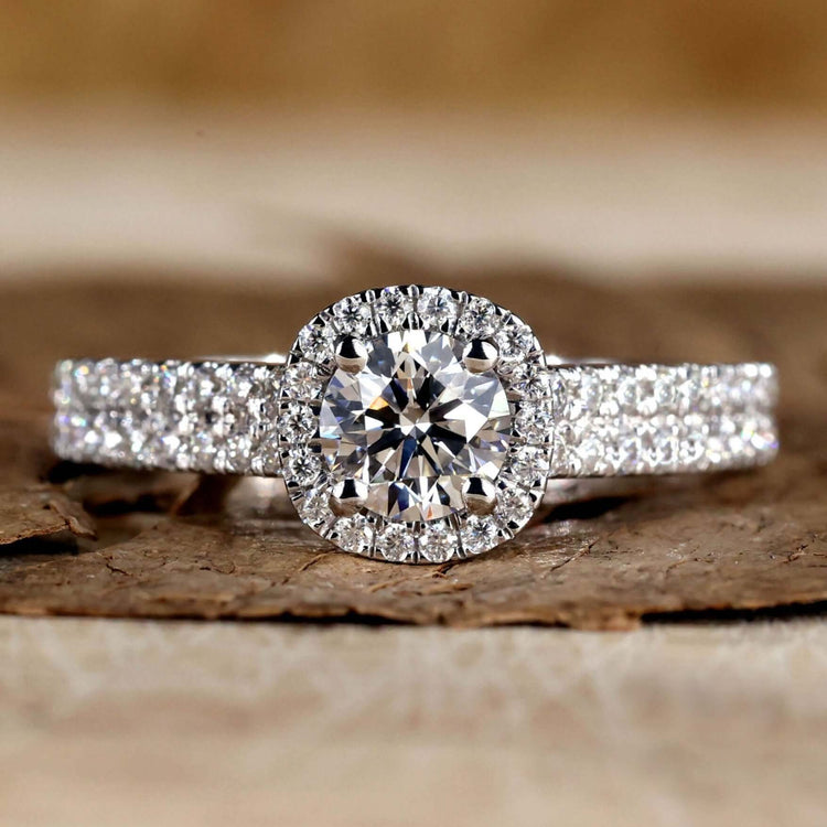 Round brilliant cut diamond in a classic prong setting ring.