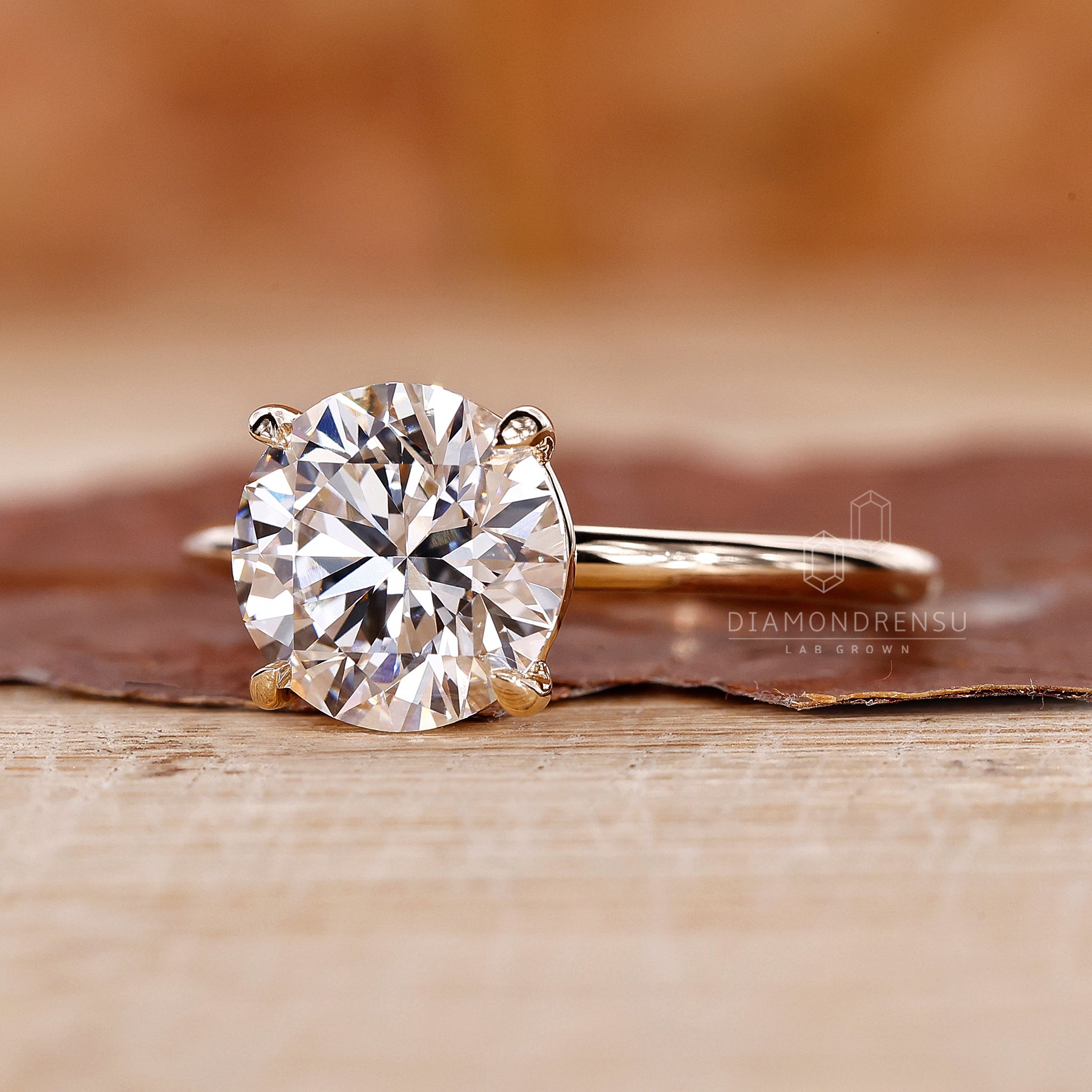 Handmade yellow gold ring with IGI certified diamond.