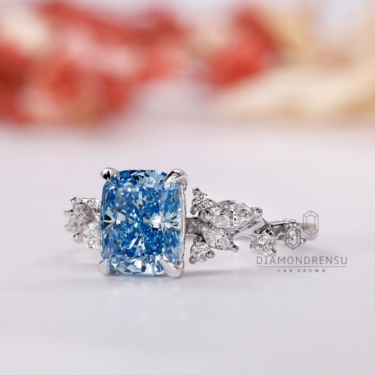Handmade ring by Diamondrensu UK with lab grown cushion diamond.