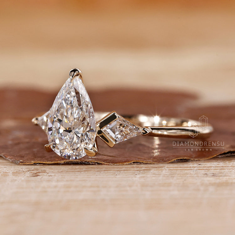 Kite cut diamond ring with prong setting