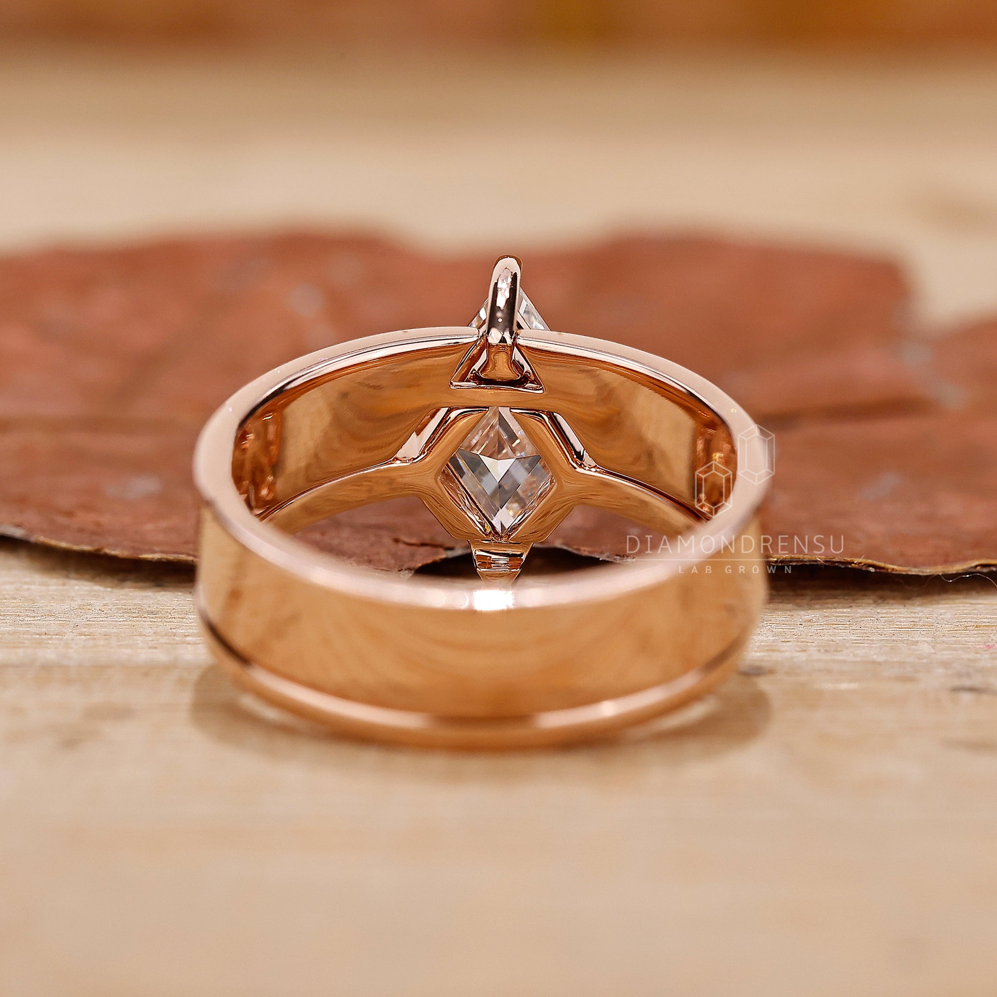 Elegant compass prong ring styled with handmade open gape band.