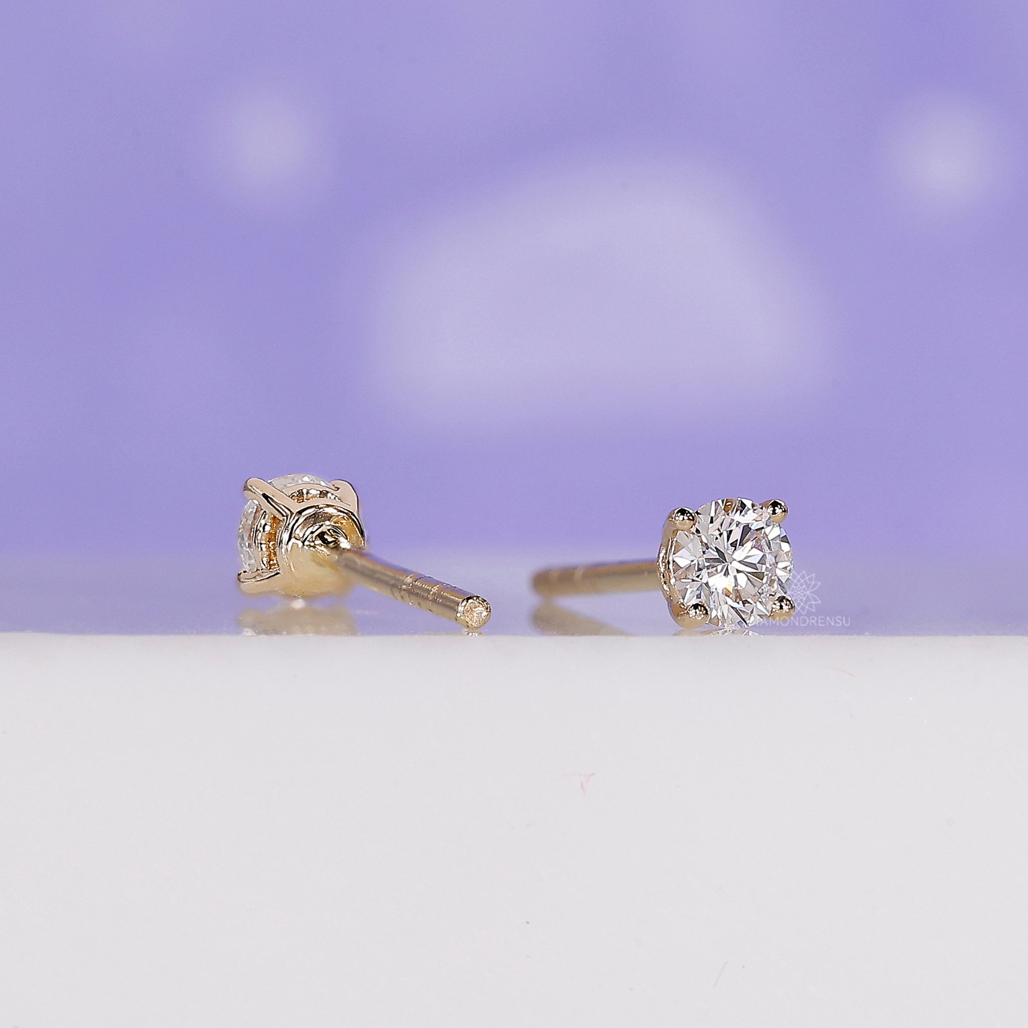 Lab grown diamond stud earrings UK.