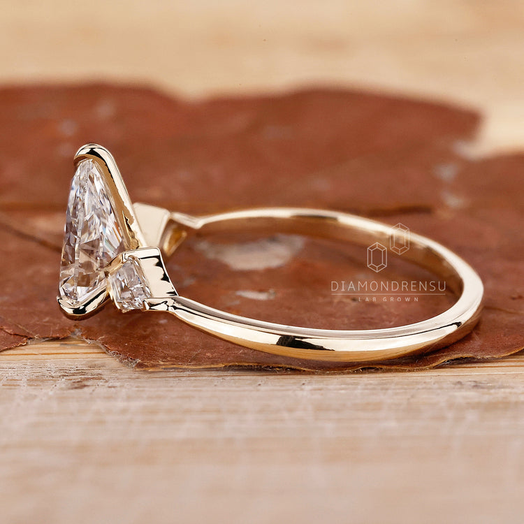 Handmade jewelry featuring diamondrensu UK ring