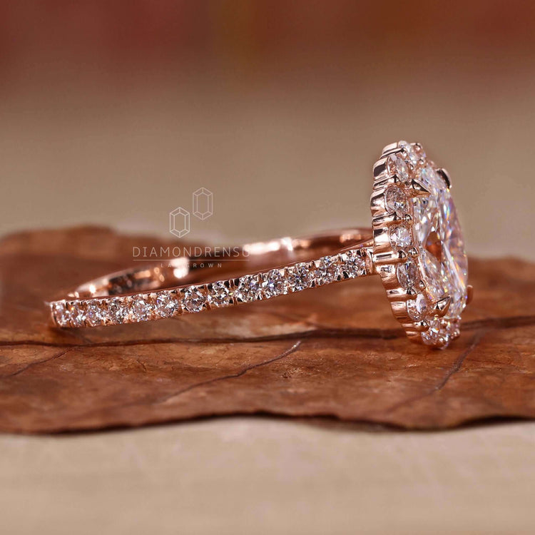 Oval diamond engagement ring with dazzling brilliance.