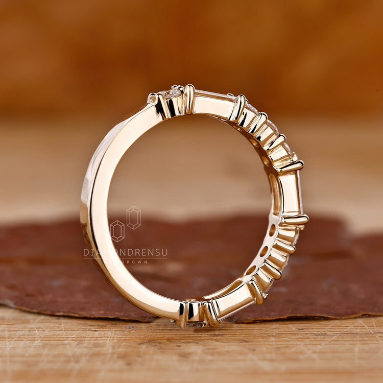 Prong Setting for baguette diamond wedding band