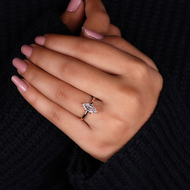 IGI certified rose gold ring with handmade detailing.