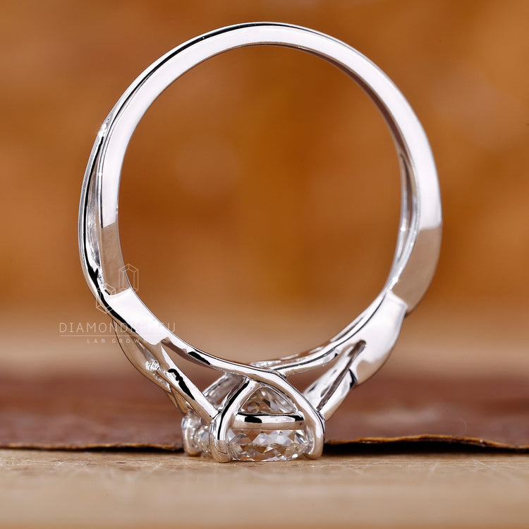 Custom solitaire ring by Diamondrensu UK with prong setting.