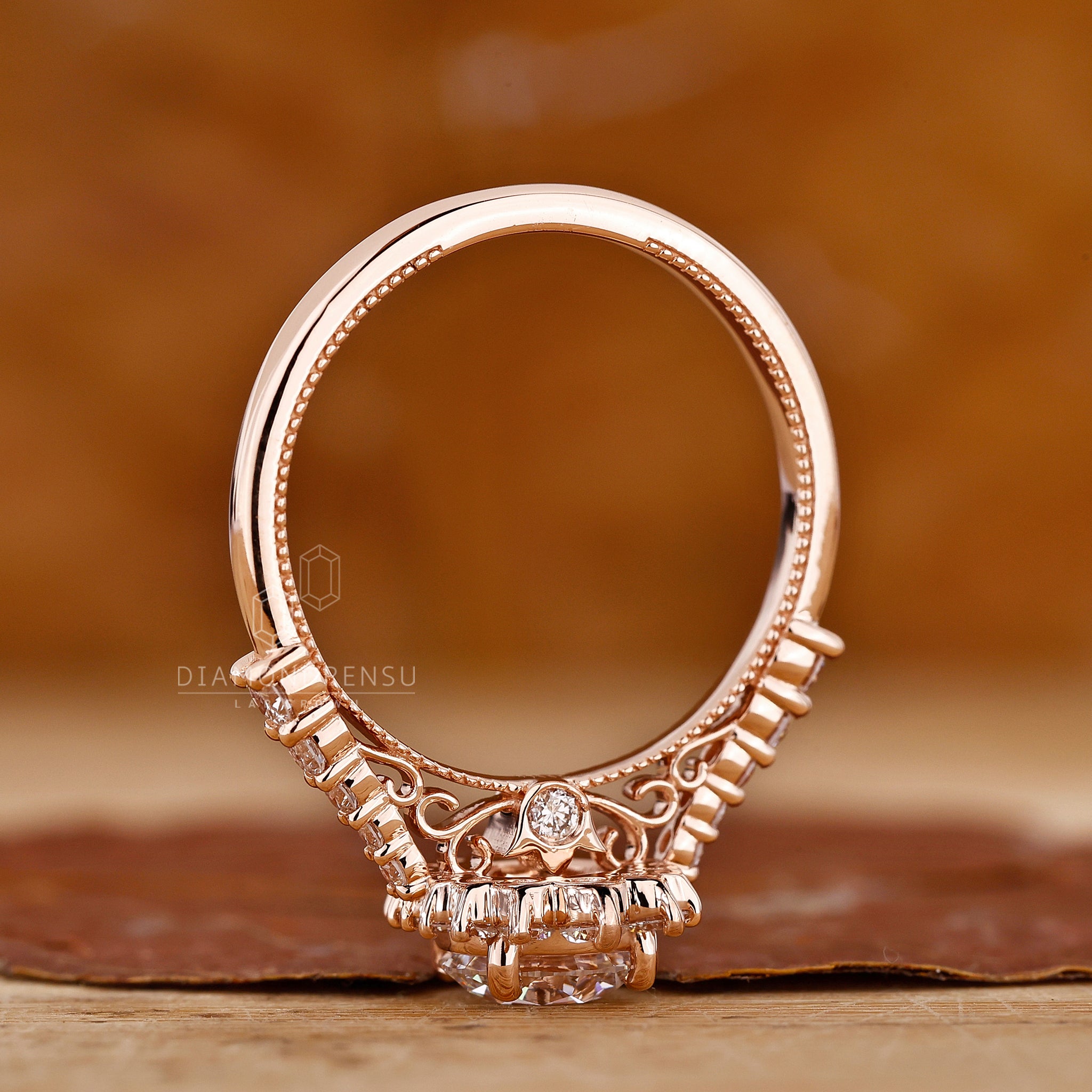 Custom tapered pavé set ring by Diamondrensu UK.