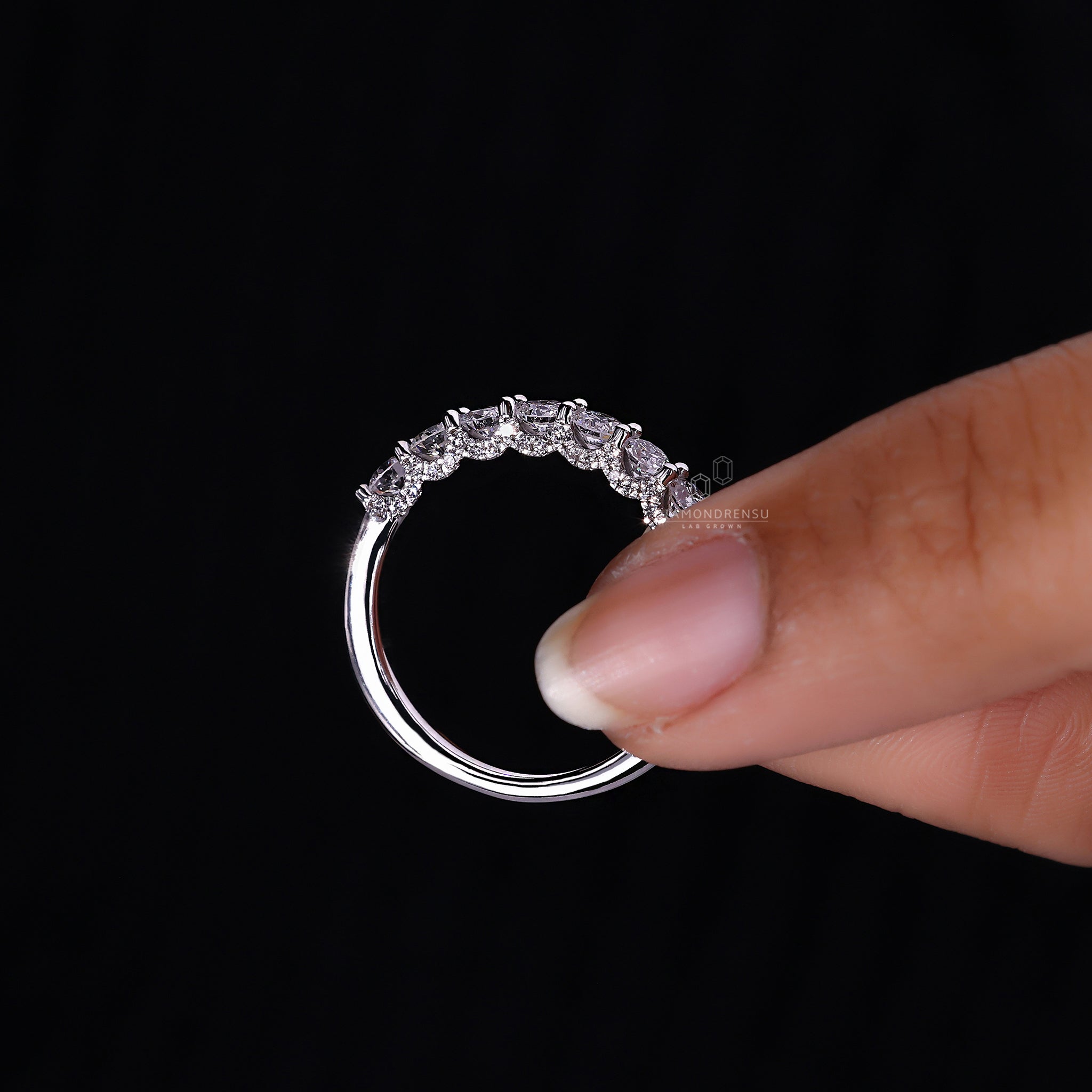 Lab grown diamond wedding band UK.