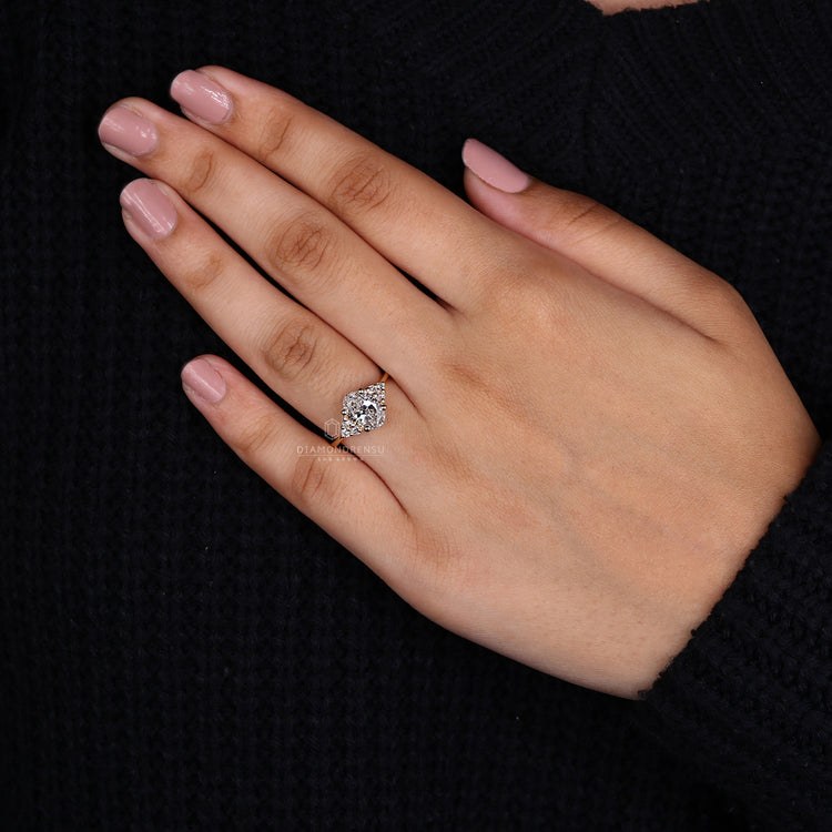 Muse ring featuring oval diamond ring