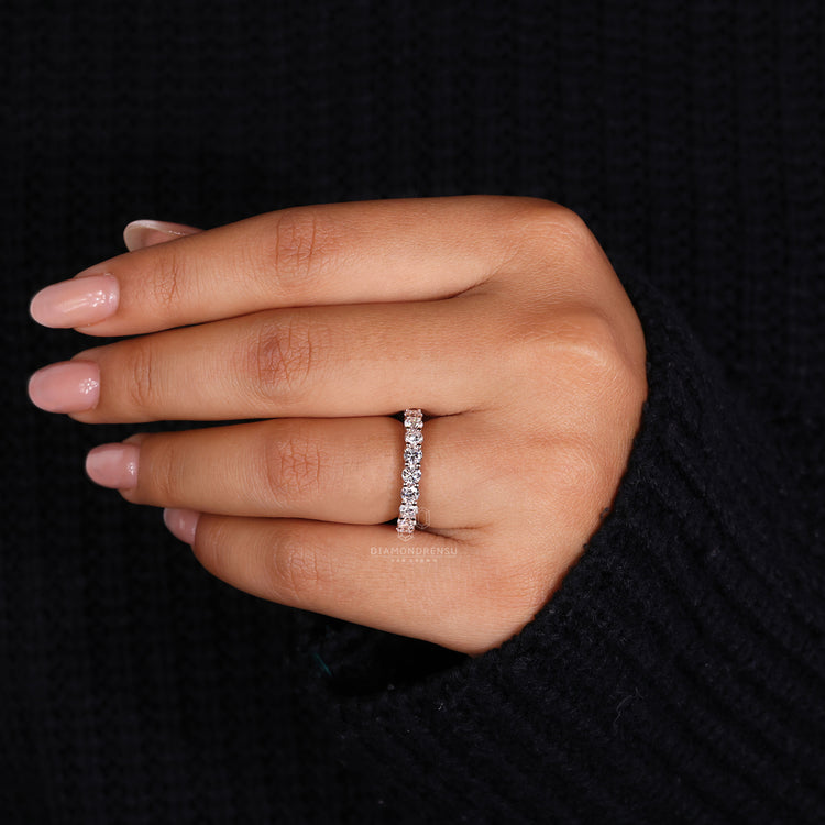 Prong Setting for rose gold wedding band
