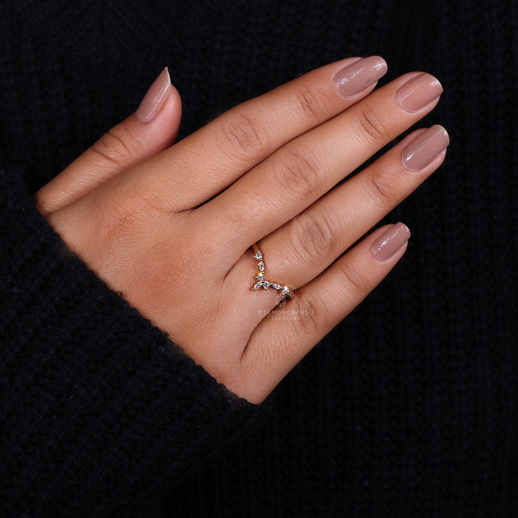 Elegant yellow gold tiara wedding band.