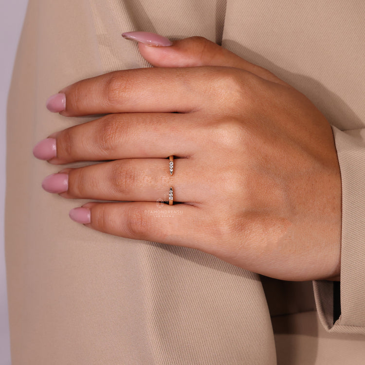 Prong Setting for open gap wedding band