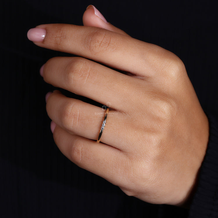 Yellow gold diamond wedding ring UK.
