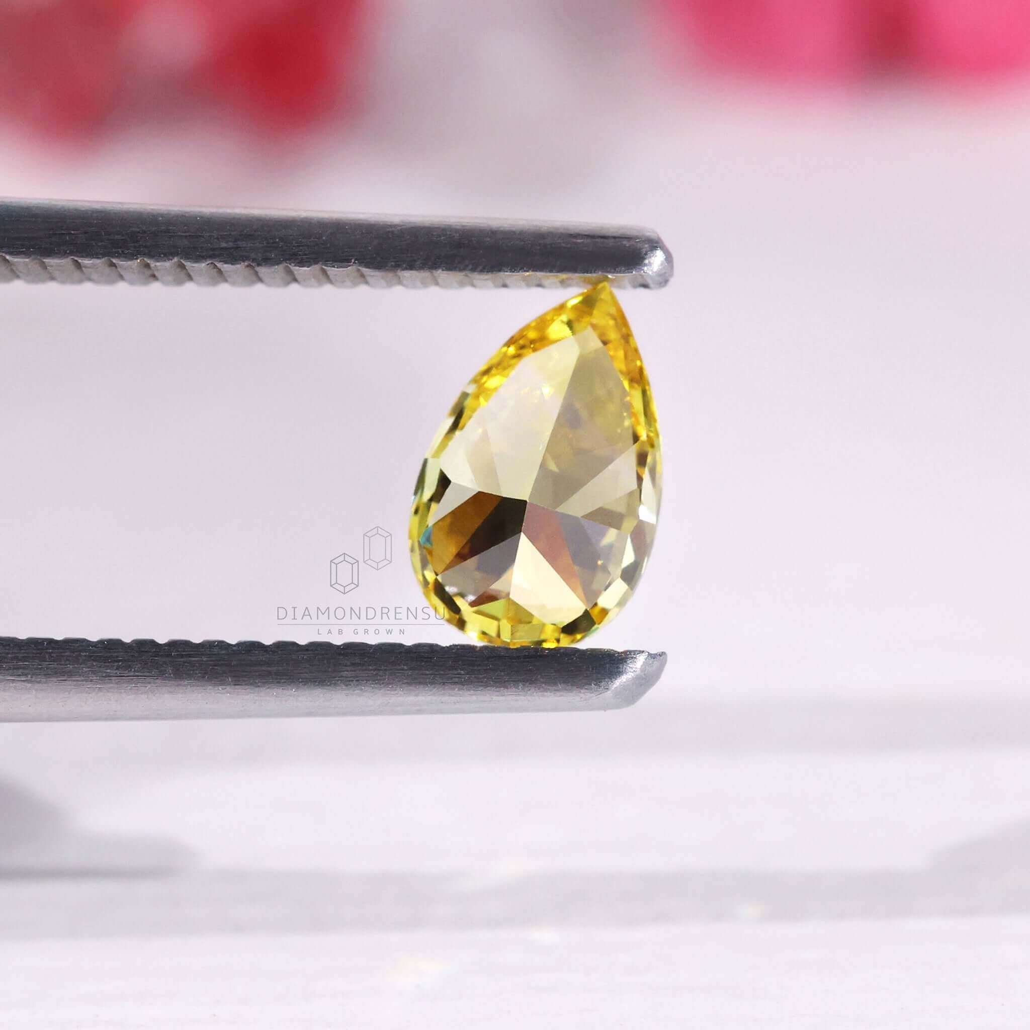 fancy vivid yellow diamond
