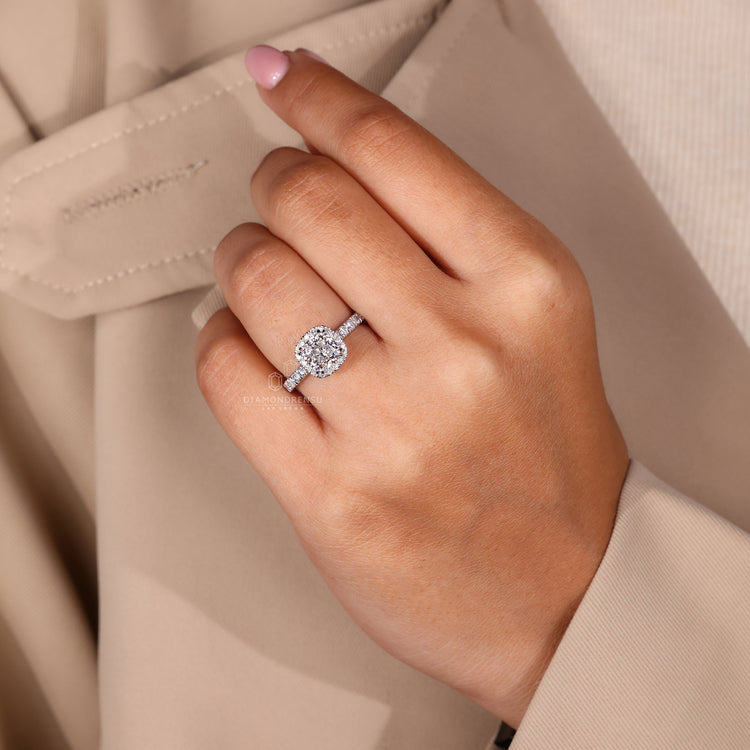 Handmade ring with lab grown diamond and IGI certified design.