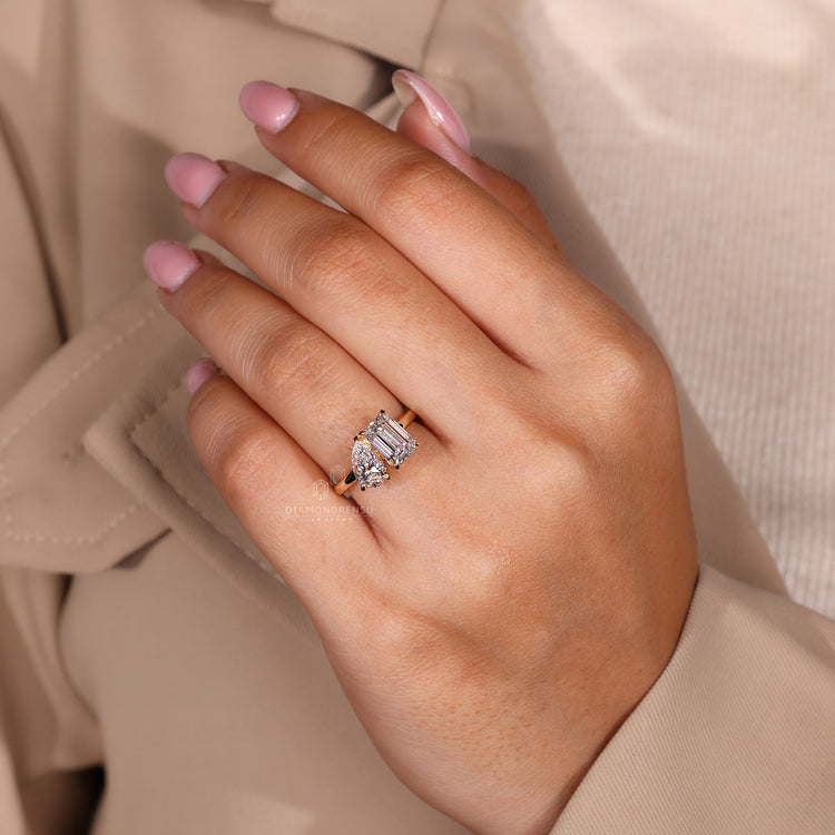 Diamondrensu UK two stone engagement ring