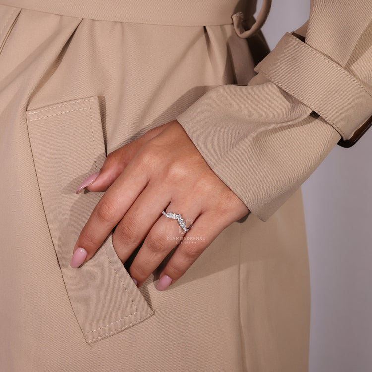 Diamondrensu UK tiara wedding band.