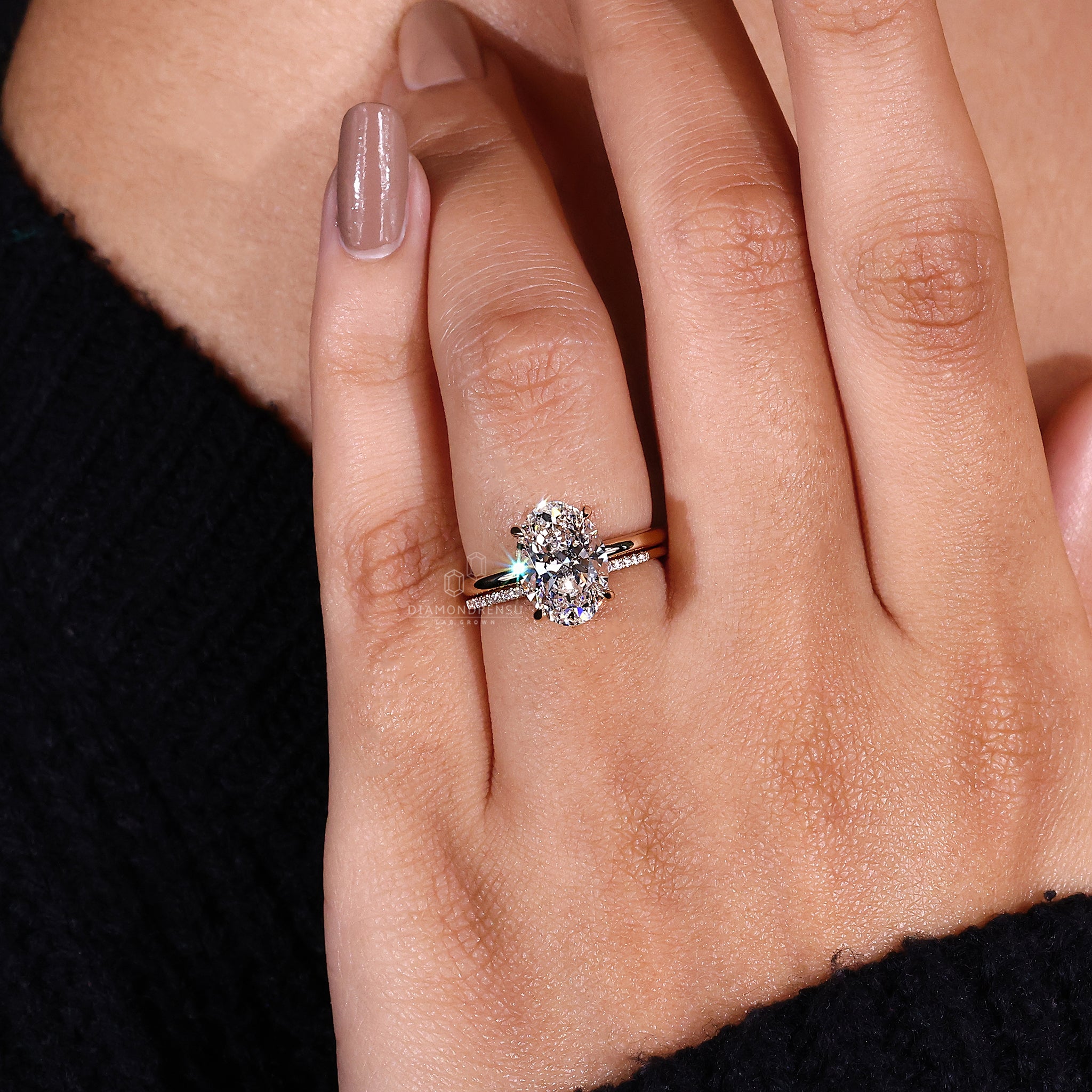 Buy bridal set with round cut diamond band and handmade jewellery.