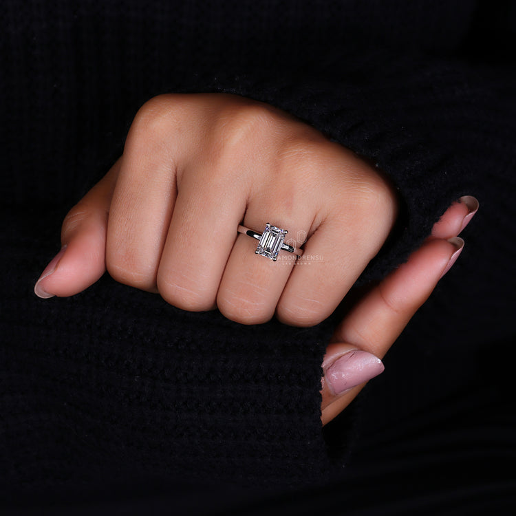 Diamondrensu UK engagement ring in a prong setting style.