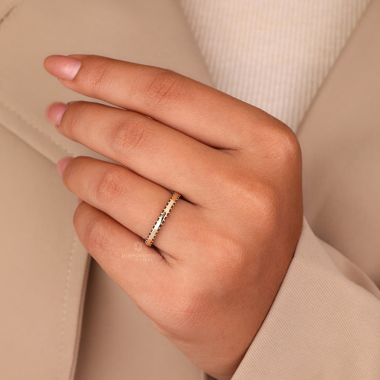 Round diamond band in unique wedding band design