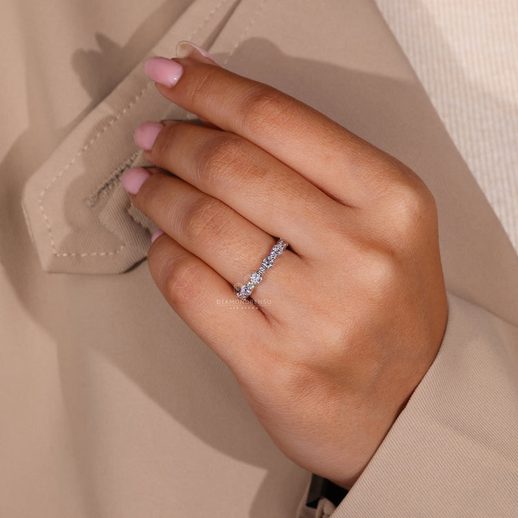 Prong Setting for round diamond eternity band