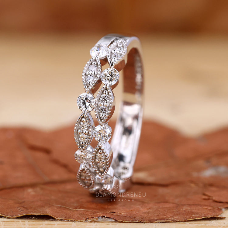 Elegant milgrain setting wedding band in white gold