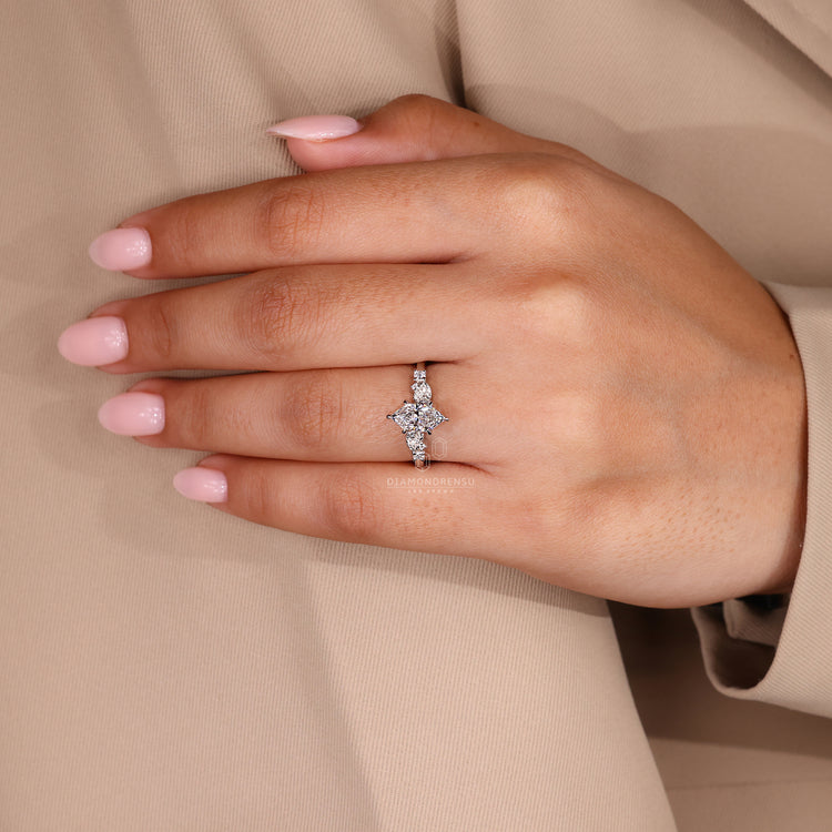 Diamondrensu UK engagement ring with leaf style and custom design.