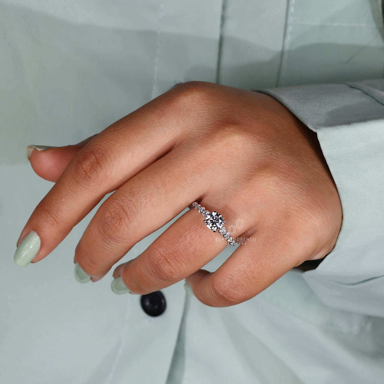 Round diamond engagement ring perfect for unforgettable moments.
