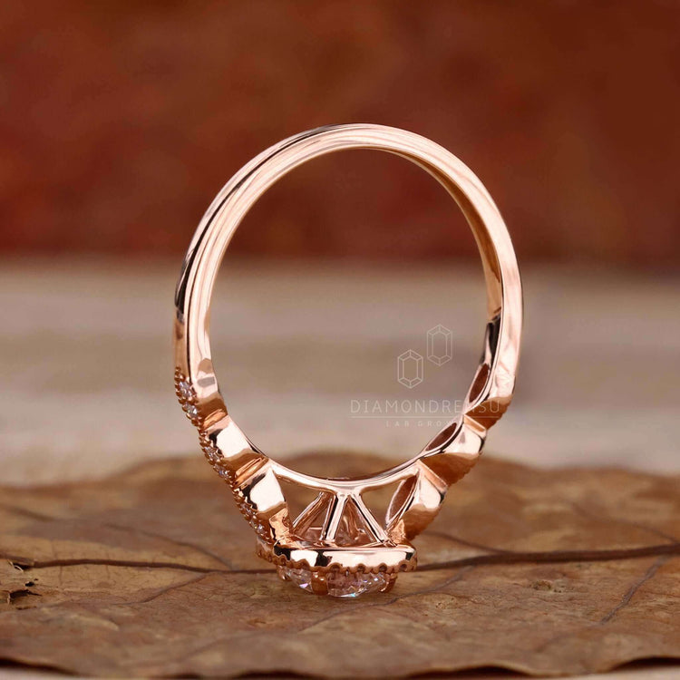 Handmade round cut engagement ring with Lab Grown Diamond.
