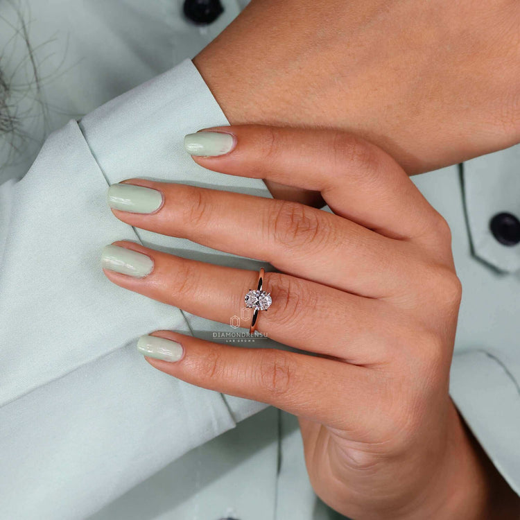 Yellow gold ring with IGI certified lab grown diamond.