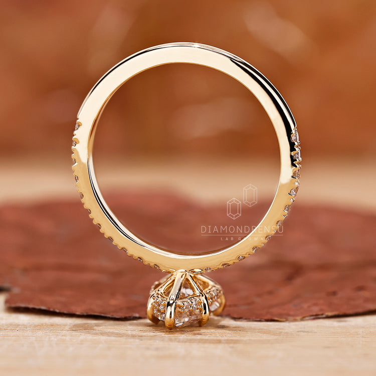Diamondrensu UK engagement ring with round cut hidden halo.