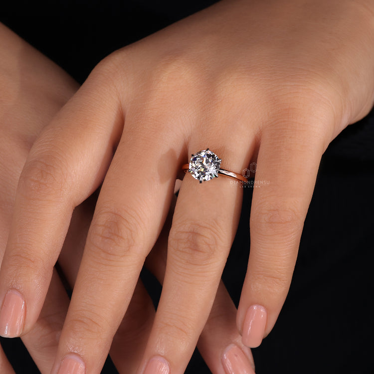 Claw prong on solitaire diamond ring
