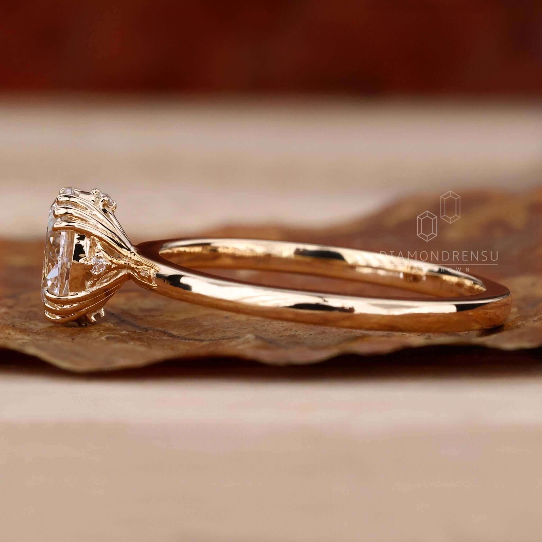 Classic oval shaped diamond ring perfect for your special moment.