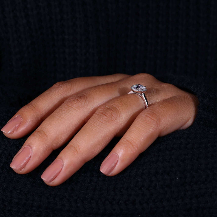 4 prong diamond ring in a halo ring setting, perfect for a Lab Grown Diamond with igi certified quality.